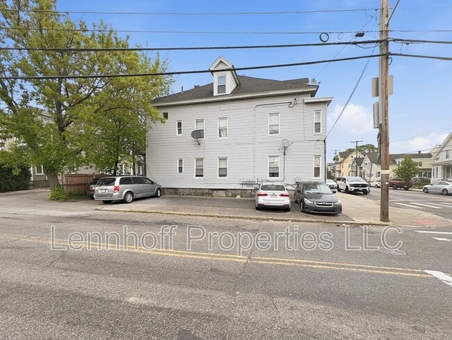 Building Photo - 417 Westford St