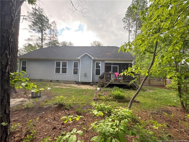 Building Photo - 272 Maplewood Dr