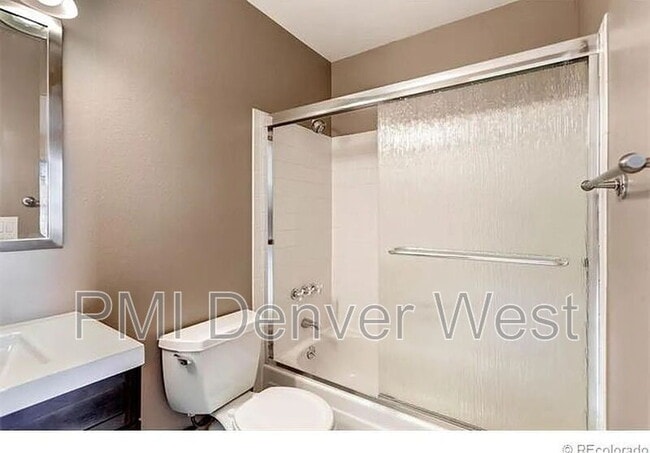 Building Photo - 381 S Ames St