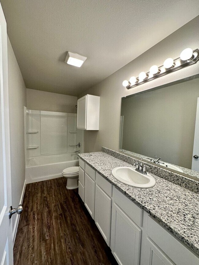Building Photo - Indulge in Luxury: Upscale 3-Bedroom Duplex for Rent in Coveted Harvest Neighborhood