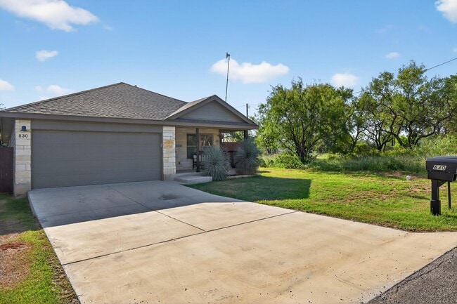 Building Photo - 830 Cypress Ln