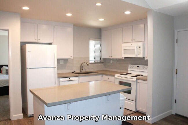 Building Photo - Home for Rent 2 Bed/2 Bath - 1,133 Sq Ft. Rent: $1,995/month Deposit: $2,992.5