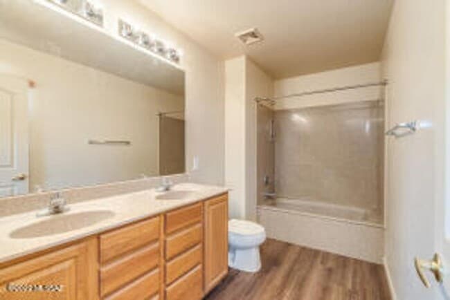 Building Photo - Bright, Spacious Living in Julian Ranch