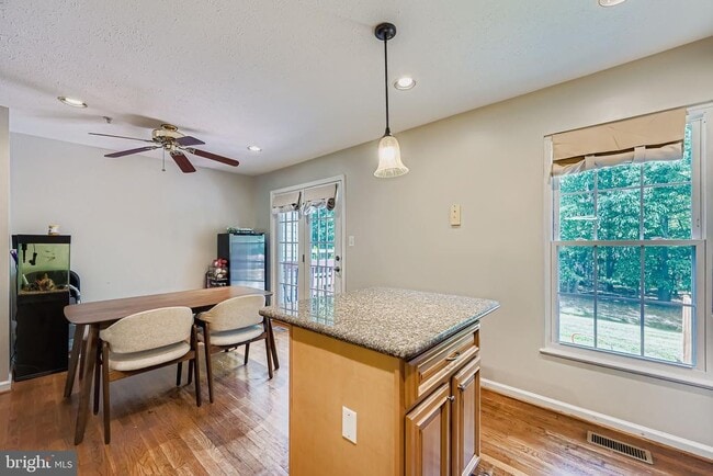 Building Photo - 708 Pine Drift Dr