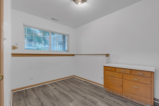 Building Photo - 1651 Apple Tree Ln