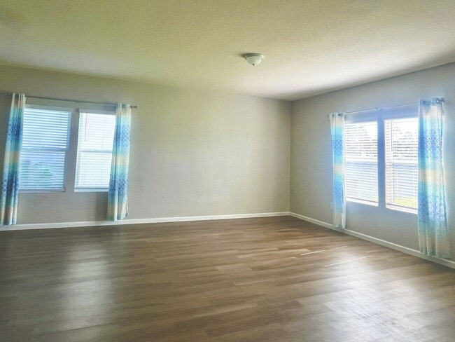 Building Photo - 131 Ashwood Cir