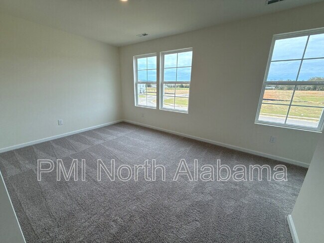 Building Photo - 112 Vulcan St