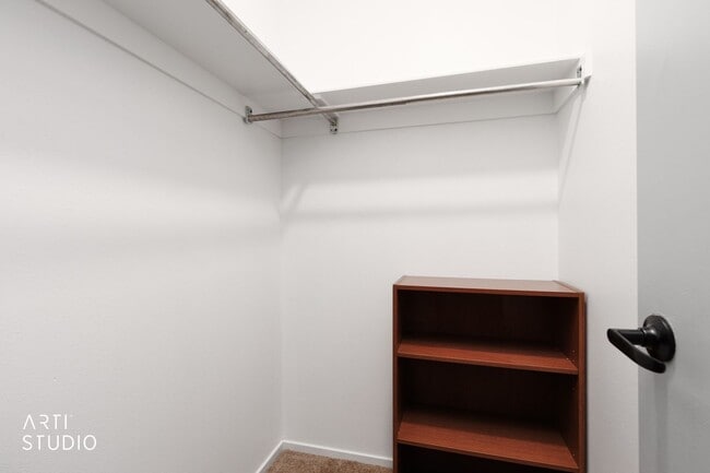 Building Photo - Fully furnished one-bedroom apartment located on the ground level