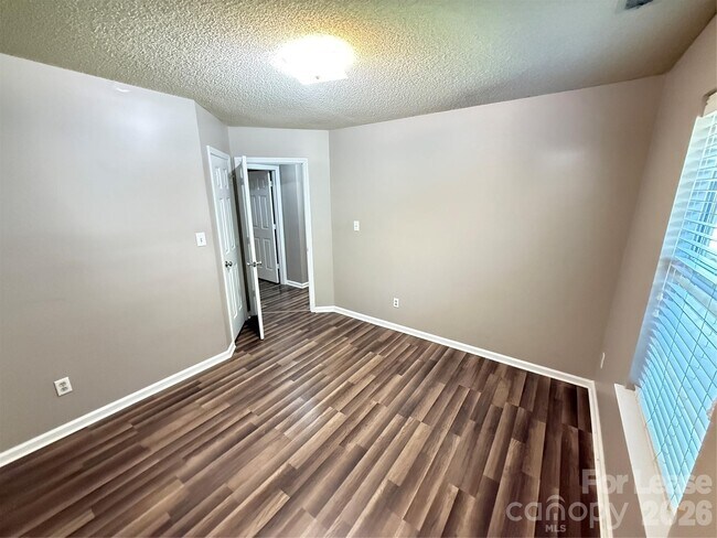 Building Photo - 8006 Maxwelton Dr