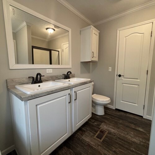 Building Photo - 105 Andrew Ave