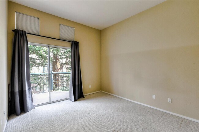 Building Photo - 990 Alpine Terrace