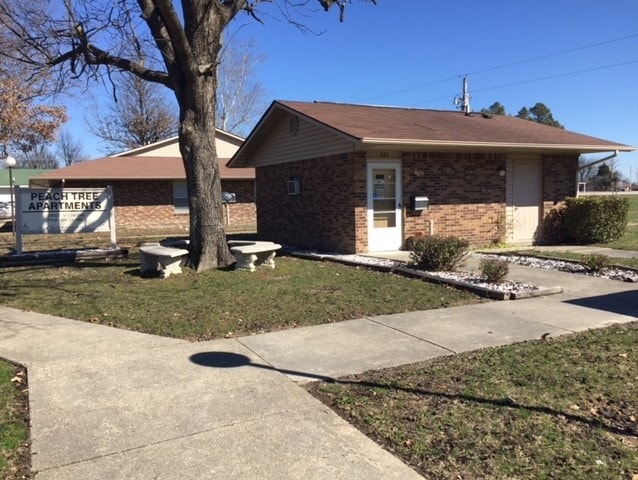 Primary Photo - Peach Tree Apartments