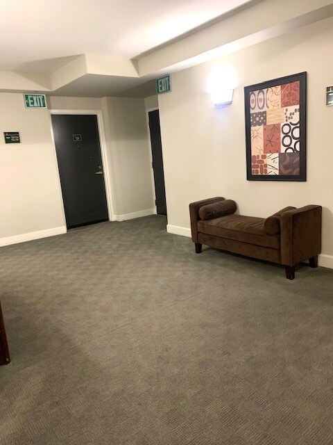 Building Photo - 240 Lombard St