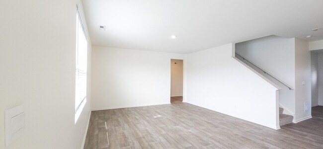 Building Photo - 10438 Morse Pl