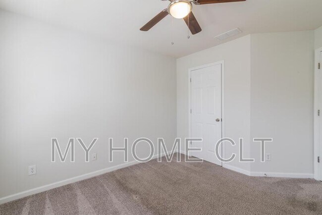 Building Photo - 2108 Arbor Vista Dr