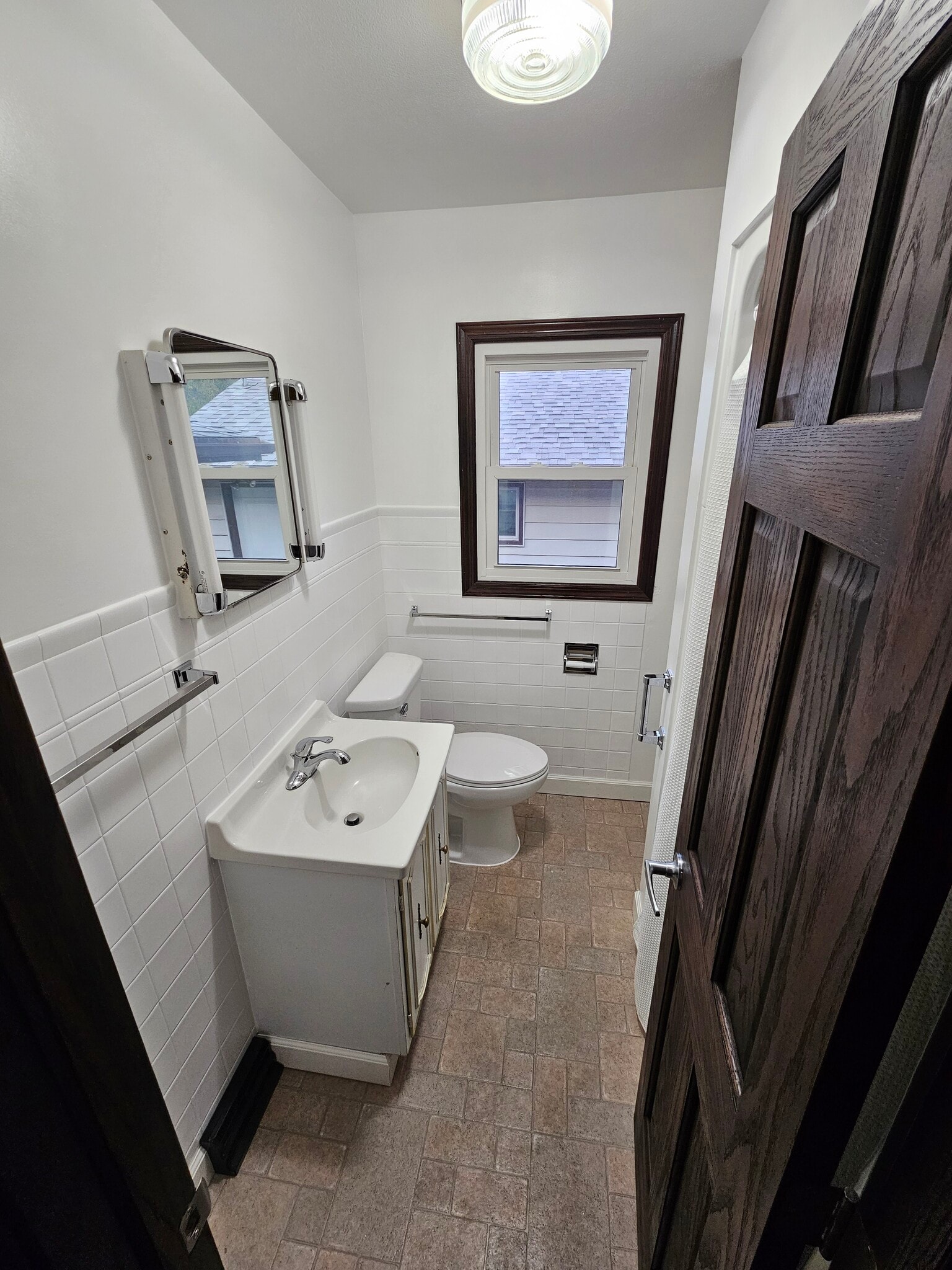 Bathroom - Upstairs - 868 Park Ave