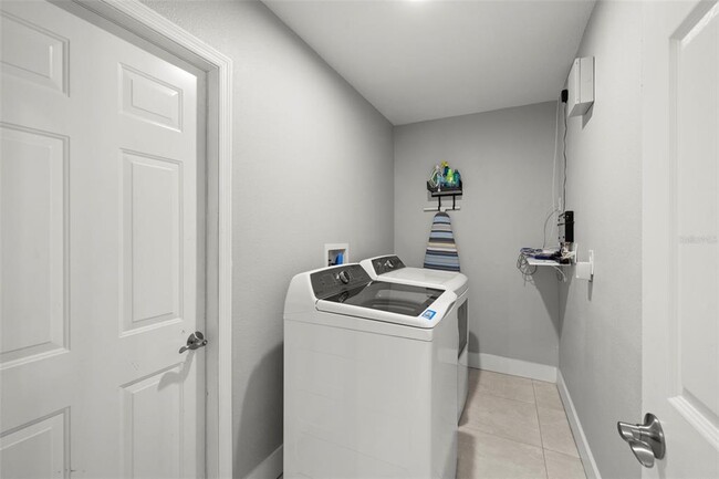 Building Photo - 501 Florida Cir N