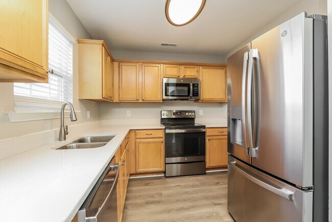 Building Photo - 3033 Ace Wintermeyer Dr