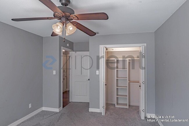 Building Photo - 10926 Mosswood Dr