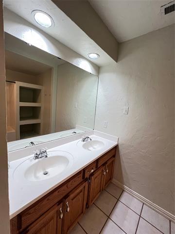 Building Photo - 2312 Blue Cypress Dr