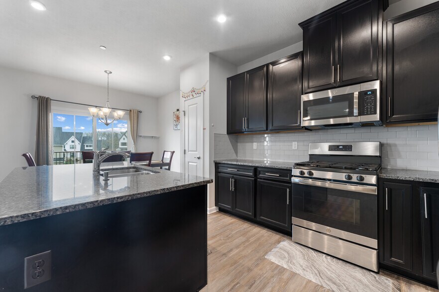 Building Photo - 5103 Spruce Rd