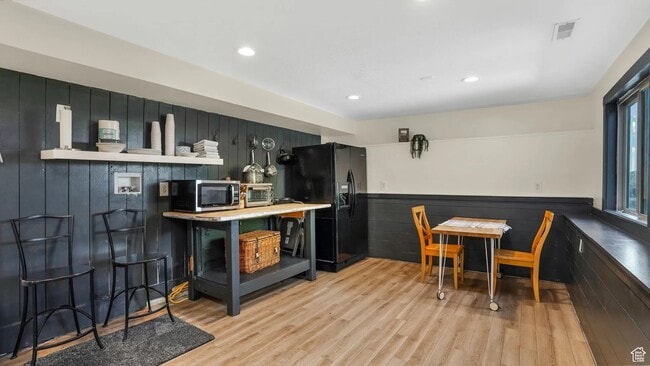 Building Photo - 1418 W 475 S