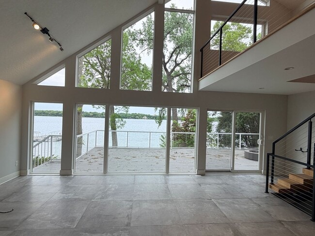 Building Photo - Lake Home For Rent
