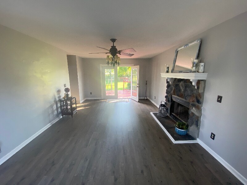 Building Photo - 334 Stoney Creek Dr