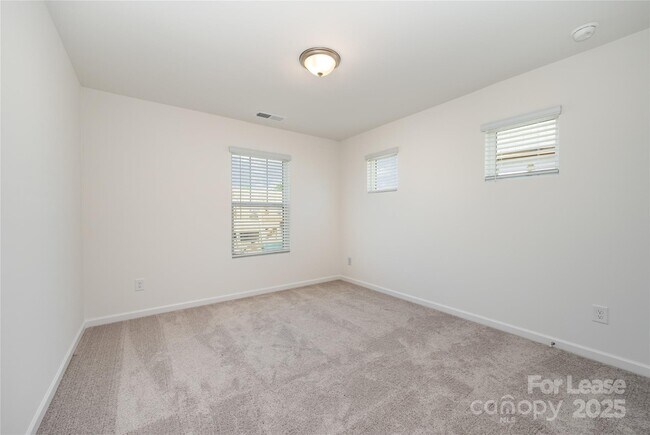 Building Photo - 3220 Lilac Grove Dr