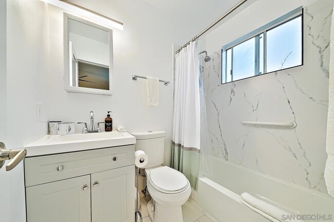 Building Photo - 965 Rosecrans St