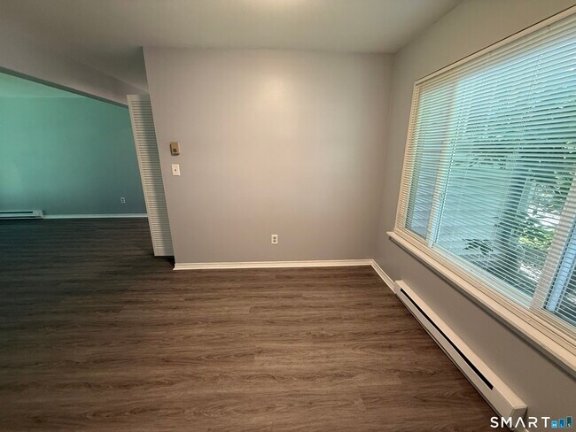 Building Photo - 113 Candlewood Dr