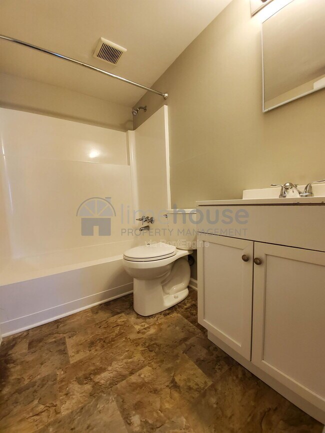 Building Photo - 2642 E Ocean View Ave