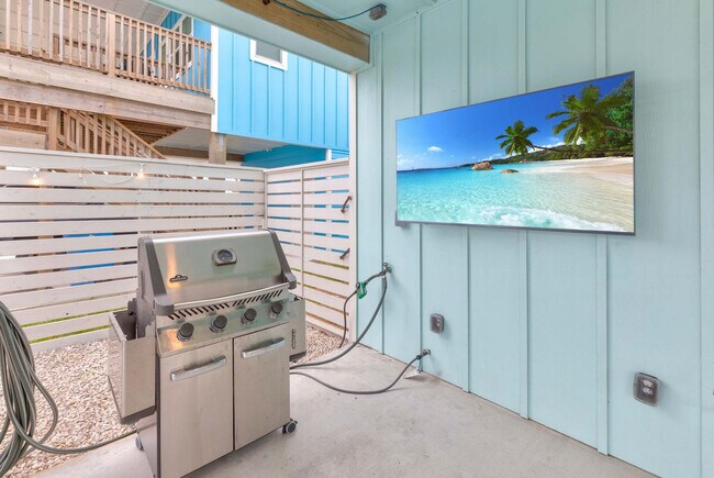 Building Photo - 119 6th St