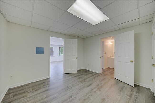 Building Photo - 5795 Dovnick Dr SW