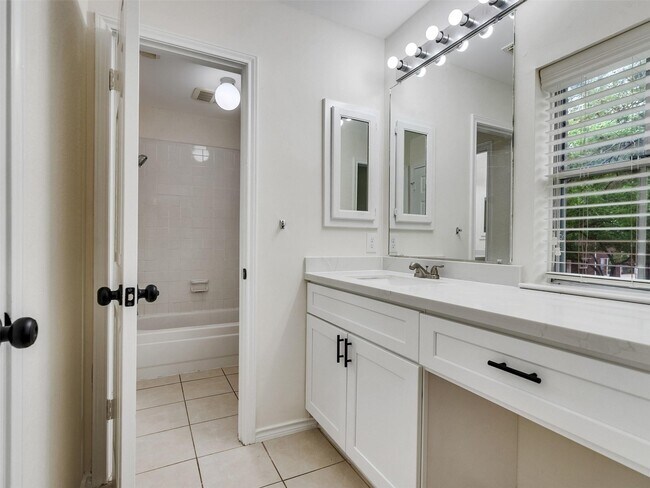 Building Photo - 4510 Chestnut Meadow Dr