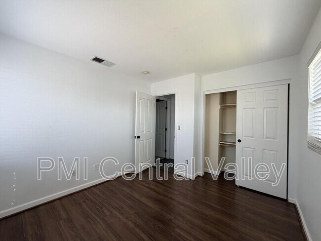 Building Photo - 108 Hornfels Ave