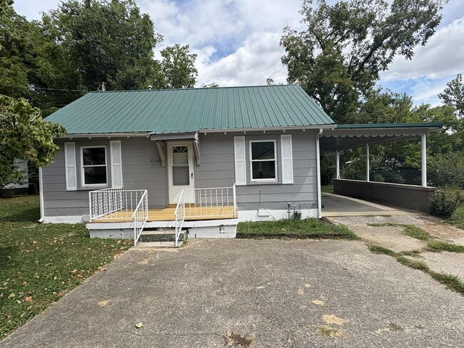 Primary Photo - Spacious Home for Rent!