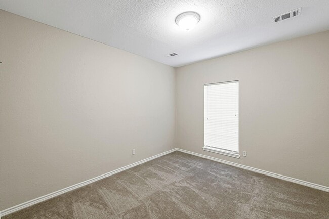 Building Photo - 1438 Crescent Green Dr