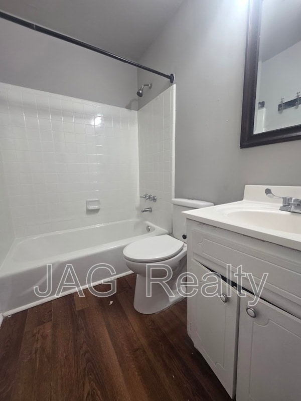 Building Photo - 841 Carrington Dr