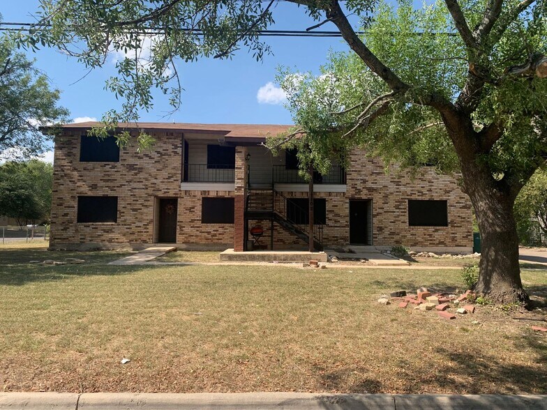 Building Photo - 1102 Harley Dr