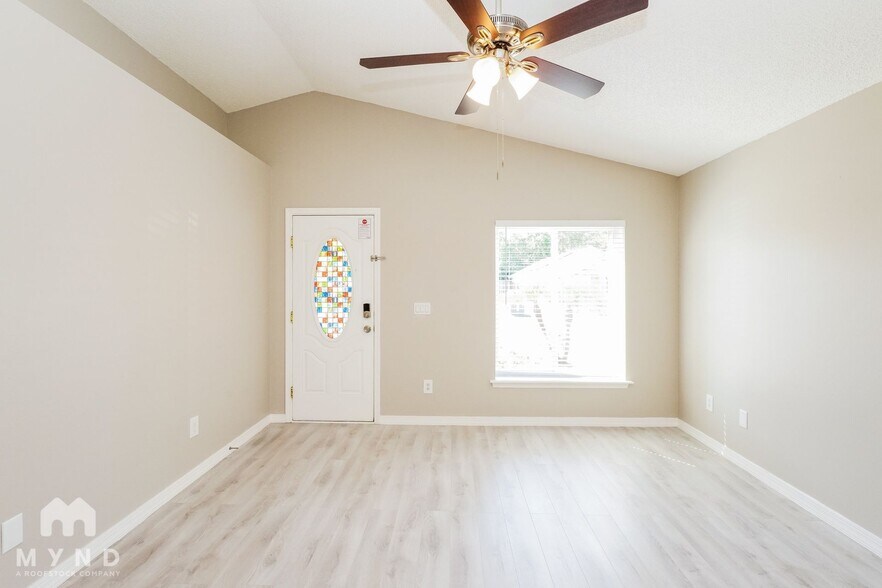 Building Photo - 9591 Lupine Ave