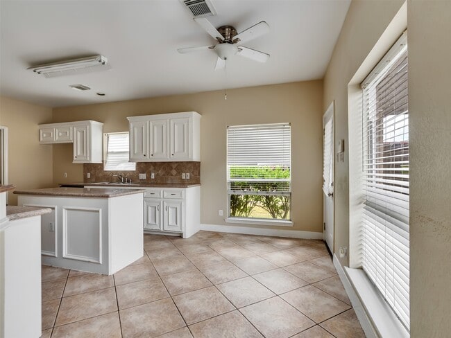 Building Photo - 1803 Ripple Creek Dr