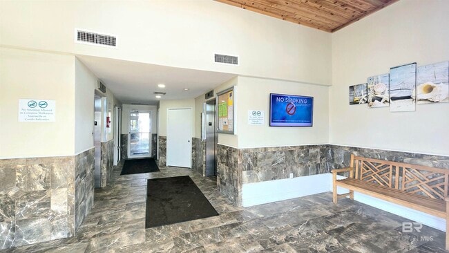 Building Photo - 1117 W Beach Blvd