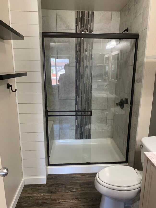 Master bath - 5551 29th St
