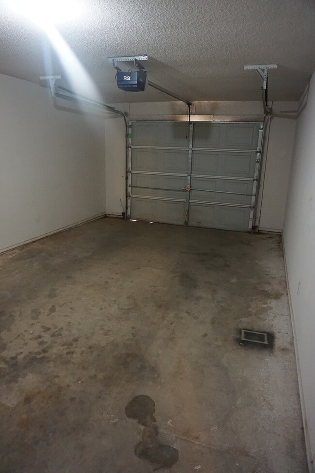 Building Photo - 412 Kline Ave