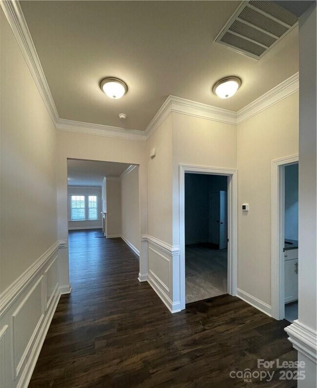 Building Photo - 175 Yellow Birch Loop