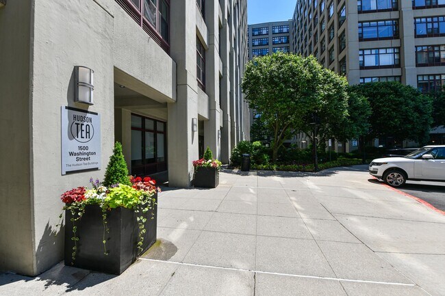 Building Photo - 1500 Washington St