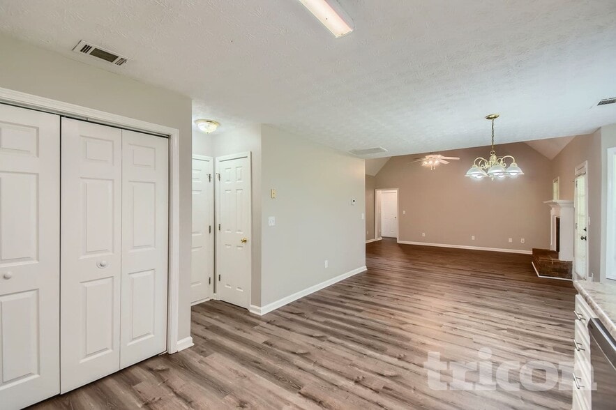 Building Photo - 315 Chestnut Dr