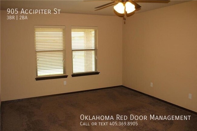 Building Photo - 905 Accipiter St