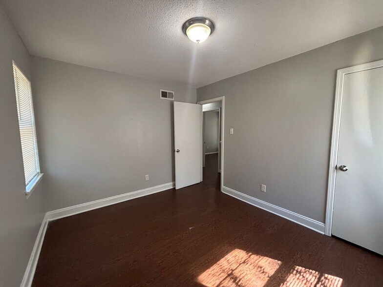 Building Photo - 3712 Dove Call Cove